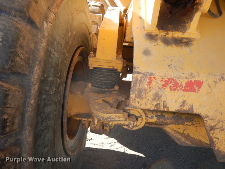 image for item JS9442 2006 John Deere 400D  haul truck