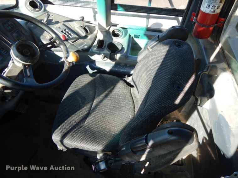 image for item JS9442 2006 John Deere 400D  haul truck