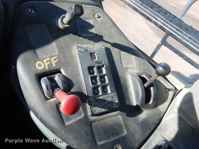 image for item JS9442 2006 John Deere 400D  haul truck