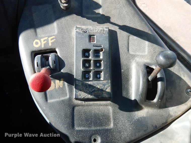 image for item JS9442 2006 John Deere 400D  haul truck