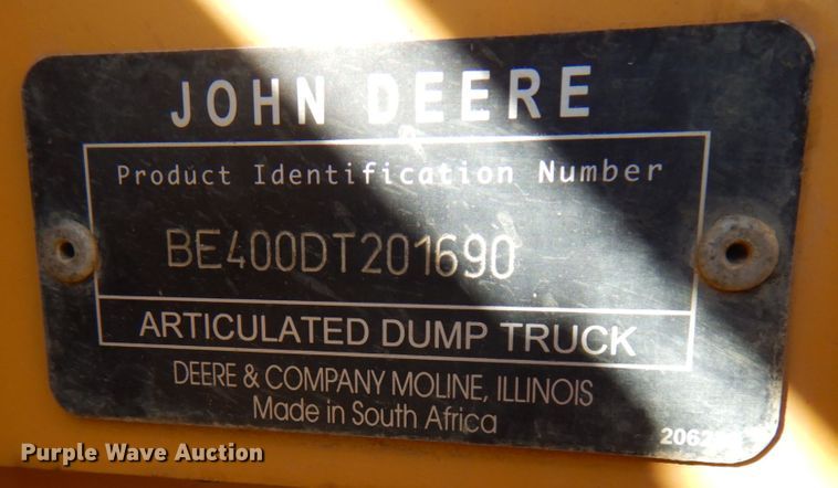 image for item JS9442 2006 John Deere 400D  haul truck