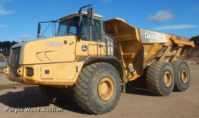 image for item JS9443 2006 John Deere 400D  haul truck