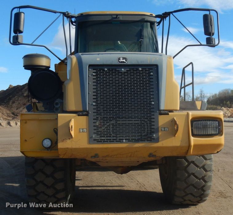 image for item JS9443 2006 John Deere 400D  haul truck