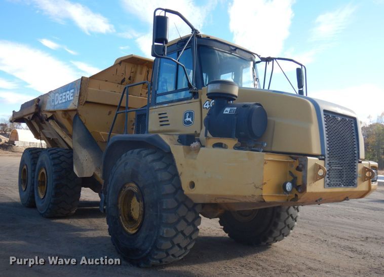 image for item JS9443 2006 John Deere 400D  haul truck
