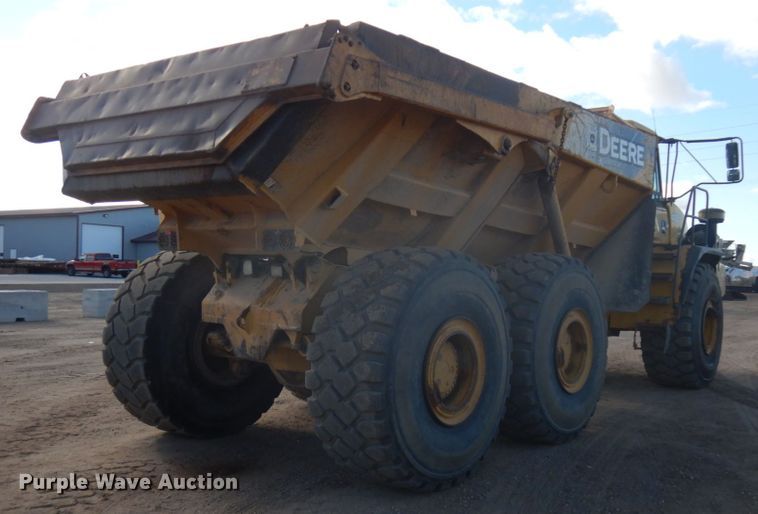 image for item JS9443 2006 John Deere 400D  haul truck