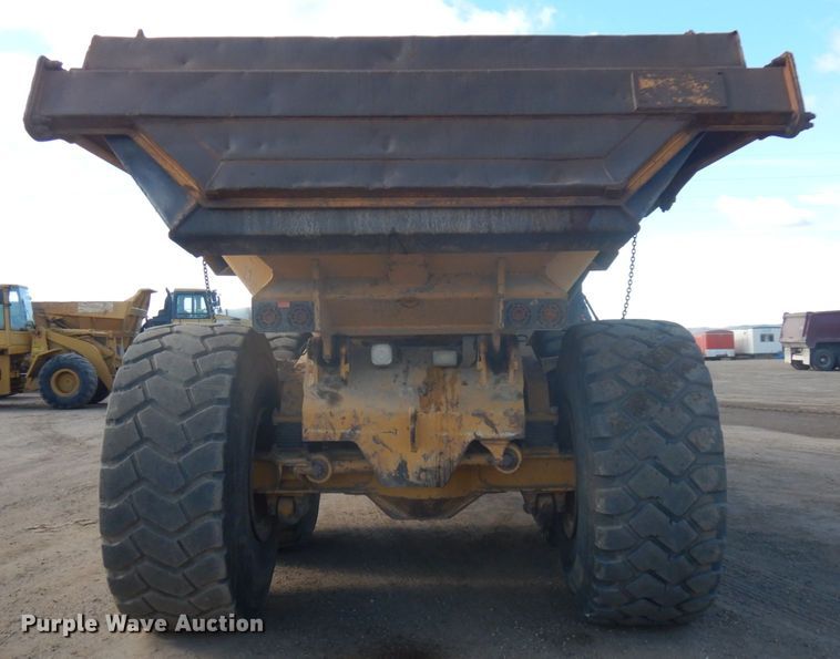 image for item JS9443 2006 John Deere 400D  haul truck
