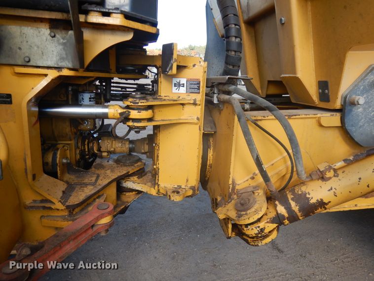 image for item JS9443 2006 John Deere 400D  haul truck