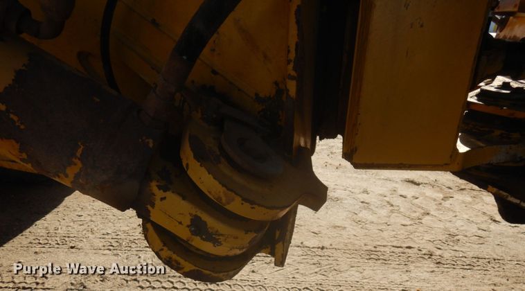 image for item JS9443 2006 John Deere 400D  haul truck