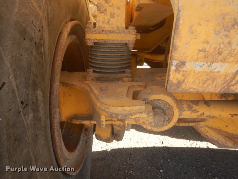 image for item JS9443 2006 John Deere 400D  haul truck