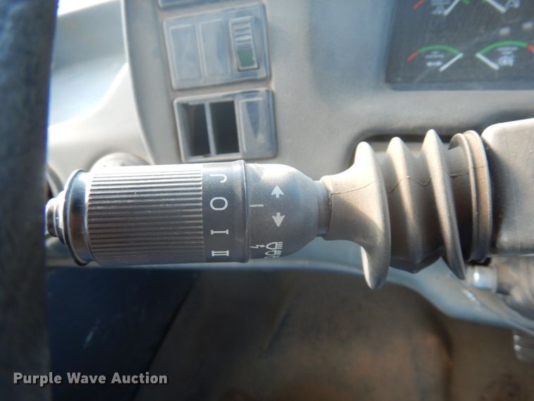 image for item JS9443 2006 John Deere 400D  haul truck