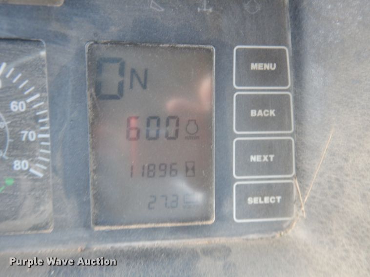 image for item JS9443 2006 John Deere 400D  haul truck