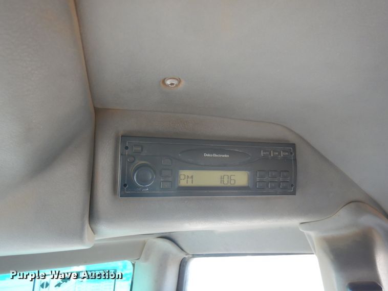 image for item JS9443 2006 John Deere 400D  haul truck