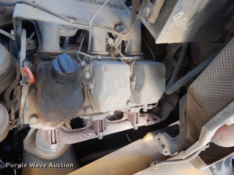 image for item JS9443 2006 John Deere 400D  haul truck