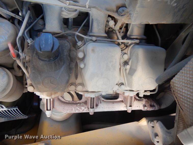 image for item JS9443 2006 John Deere 400D  haul truck