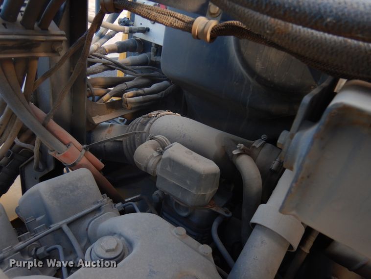 image for item JS9443 2006 John Deere 400D  haul truck