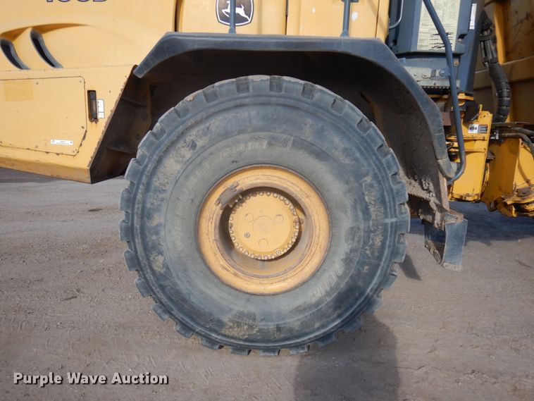 image for item JS9443 2006 John Deere 400D  haul truck