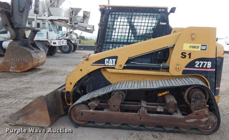 image for item JS9444 2005 Caterpillar 277B  tracked skid steer loader