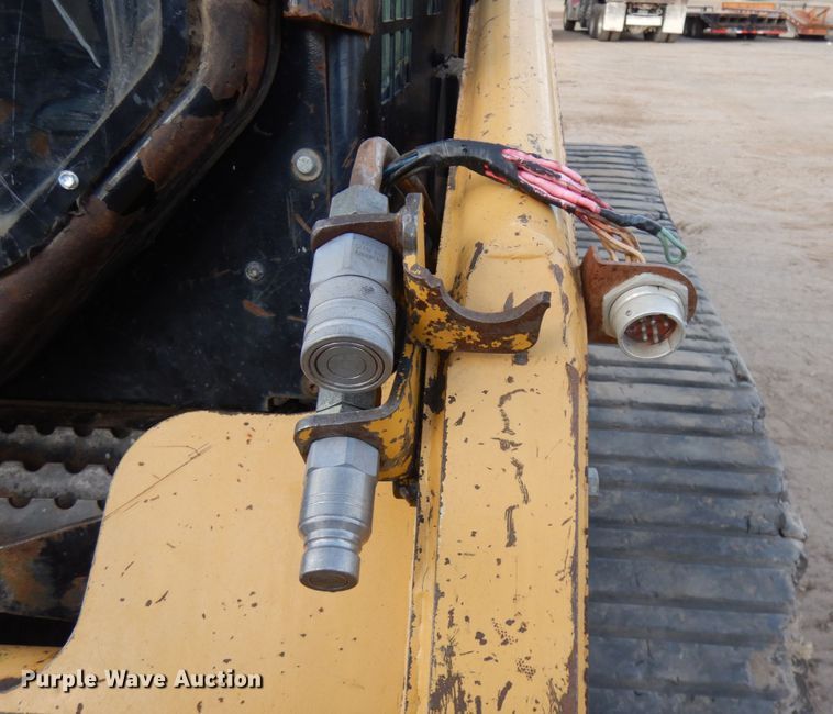 image for item JS9444 2005 Caterpillar 277B  tracked skid steer loader