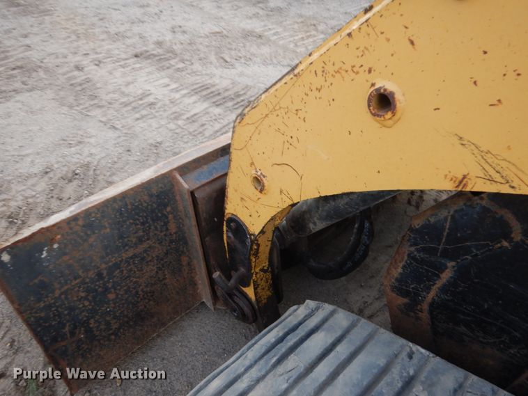 image for item JS9444 2005 Caterpillar 277B  tracked skid steer loader