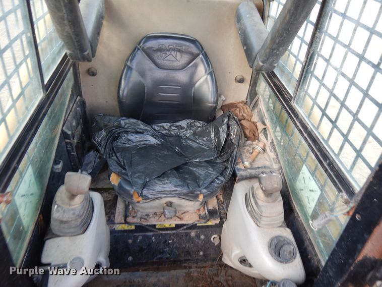 image for item JS9444 2005 Caterpillar 277B  tracked skid steer loader