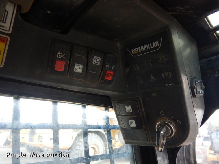 image for item JS9444 2005 Caterpillar 277B  tracked skid steer loader