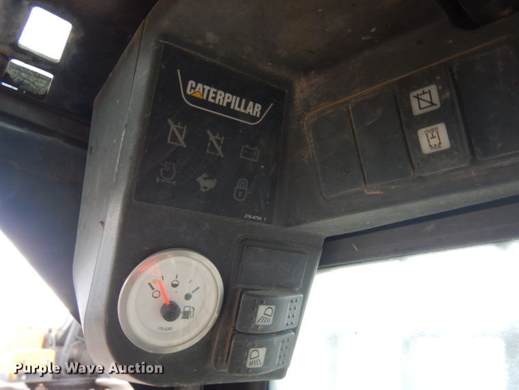 image for item JS9444 2005 Caterpillar 277B  tracked skid steer loader