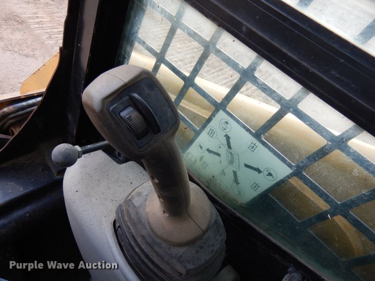 image for item JS9444 2005 Caterpillar 277B  tracked skid steer loader