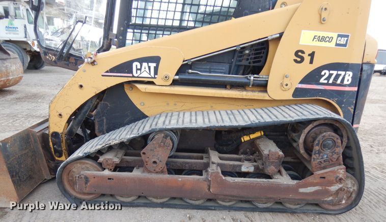 image for item JS9444 2005 Caterpillar 277B  tracked skid steer loader