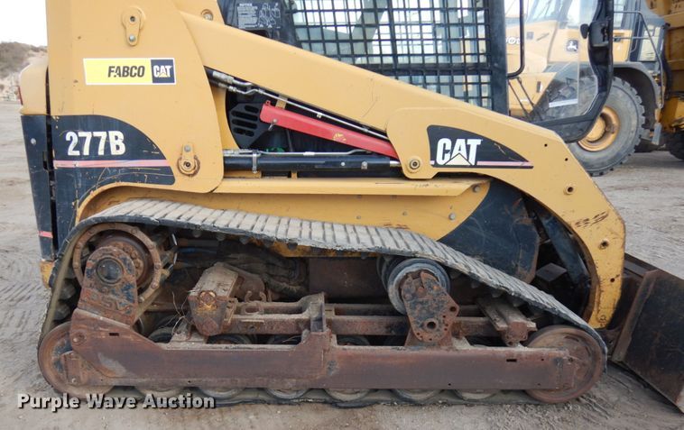 image for item JS9444 2005 Caterpillar 277B  tracked skid steer loader