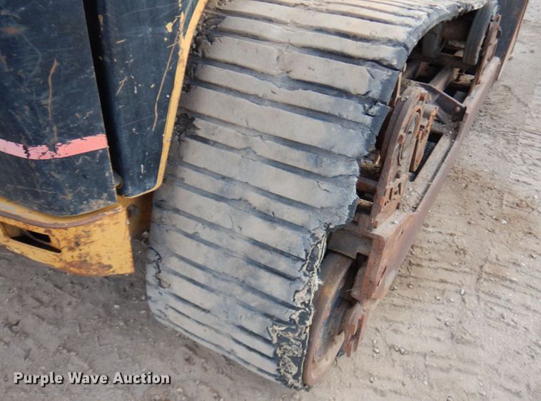 image for item JS9444 2005 Caterpillar 277B  tracked skid steer loader