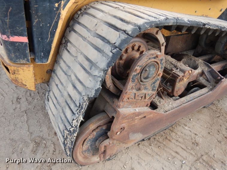 image for item JS9444 2005 Caterpillar 277B  tracked skid steer loader