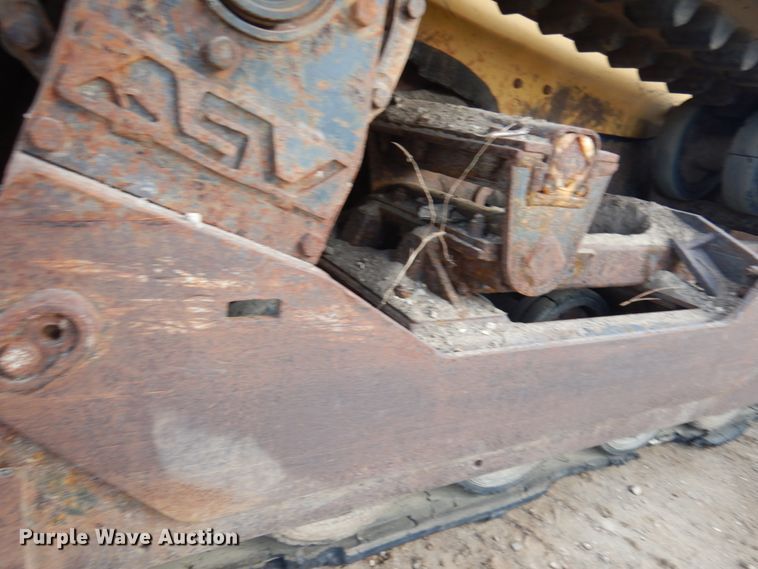 image for item JS9444 2005 Caterpillar 277B  tracked skid steer loader