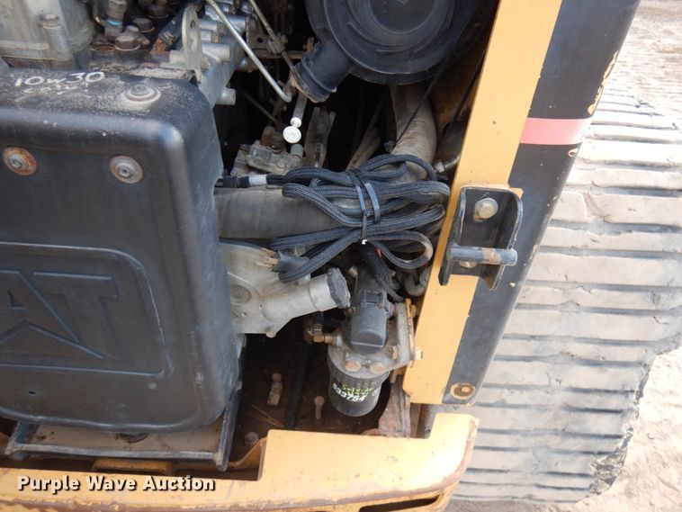 image for item JS9444 2005 Caterpillar 277B  tracked skid steer loader
