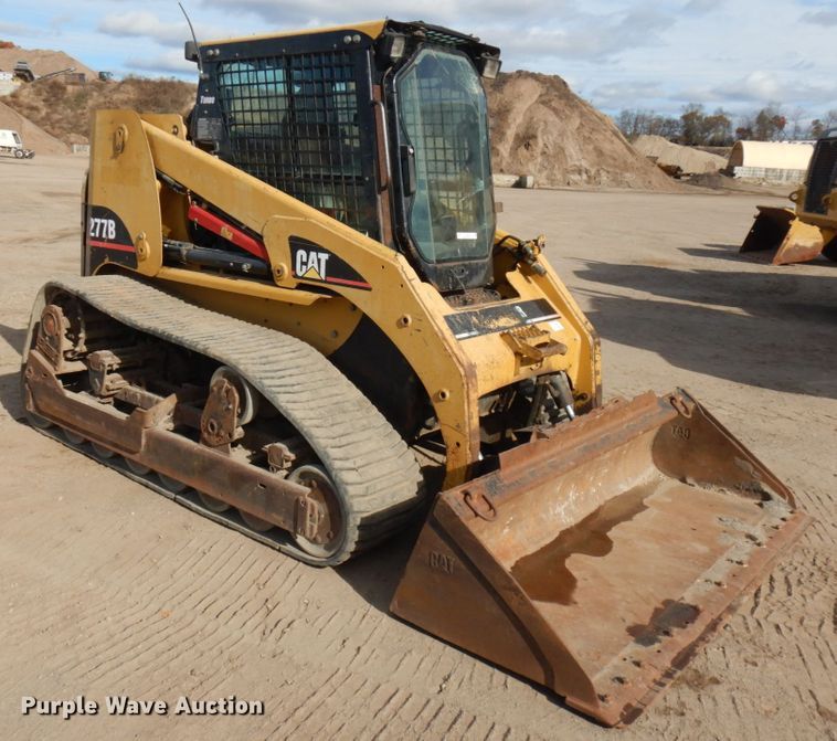 image for item JS9445 2004 Caterpillar 277B  tracked skid steer loader