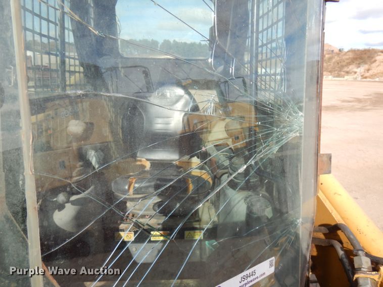 image for item JS9445 2004 Caterpillar 277B  tracked skid steer loader