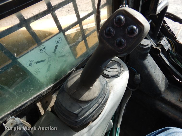 image for item JS9445 2004 Caterpillar 277B  tracked skid steer loader