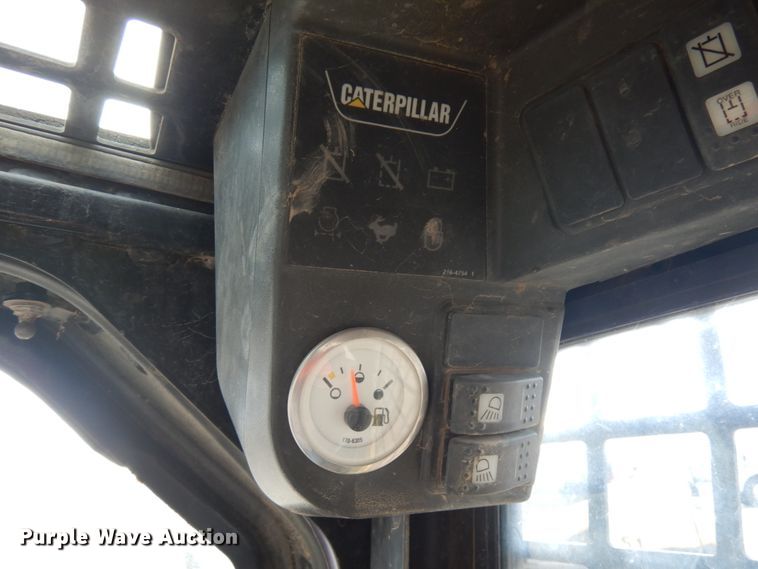 image for item JS9445 2004 Caterpillar 277B  tracked skid steer loader