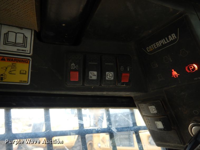 image for item JS9445 2004 Caterpillar 277B  tracked skid steer loader