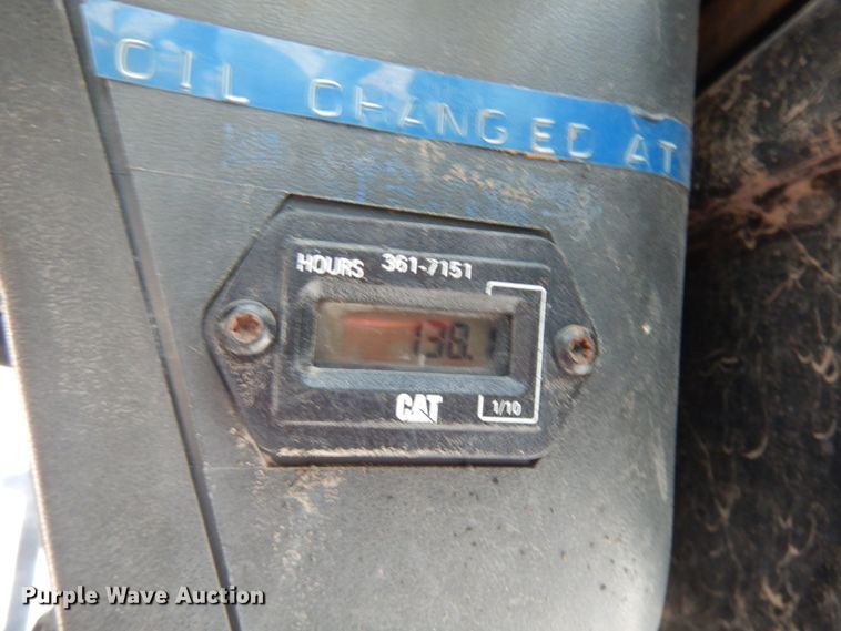 image for item JS9445 2004 Caterpillar 277B  tracked skid steer loader