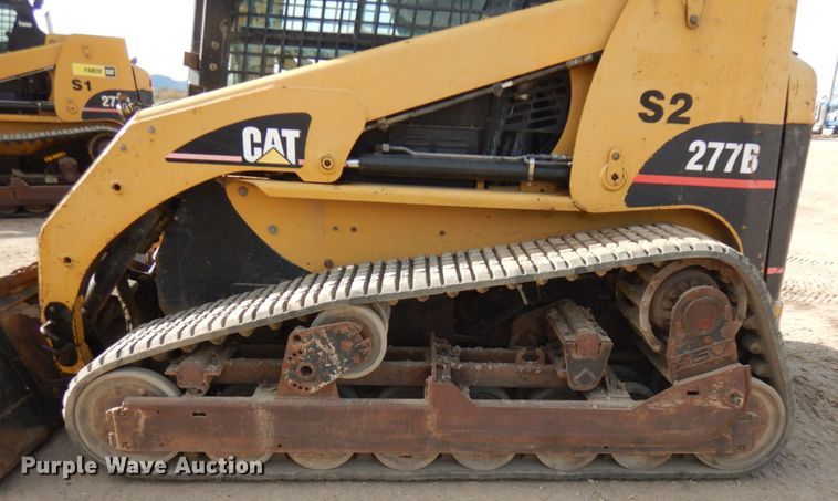 image for item JS9445 2004 Caterpillar 277B  tracked skid steer loader
