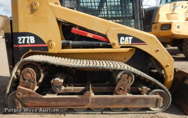image for item JS9445 2004 Caterpillar 277B  tracked skid steer loader