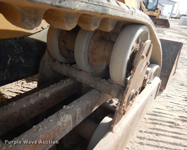 image for item JS9445 2004 Caterpillar 277B  tracked skid steer loader