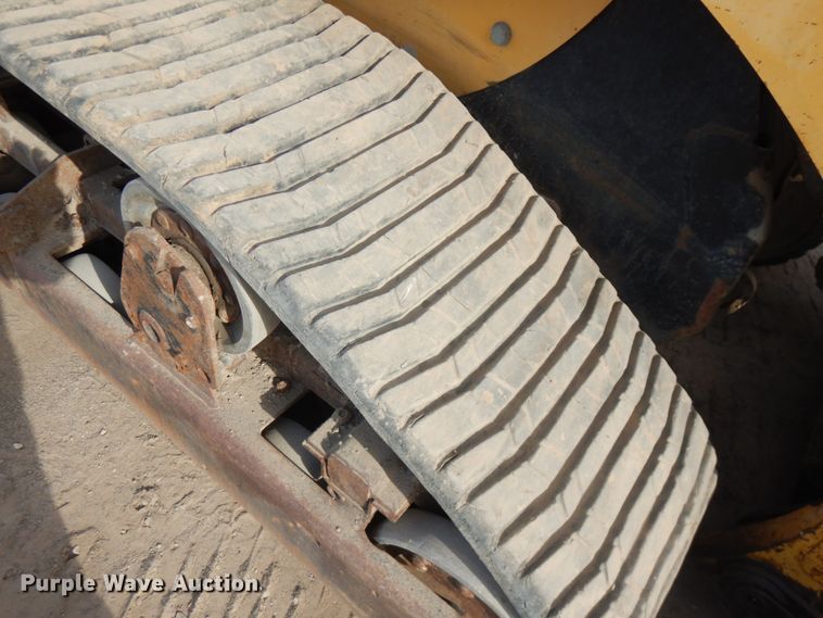 image for item JS9445 2004 Caterpillar 277B  tracked skid steer loader