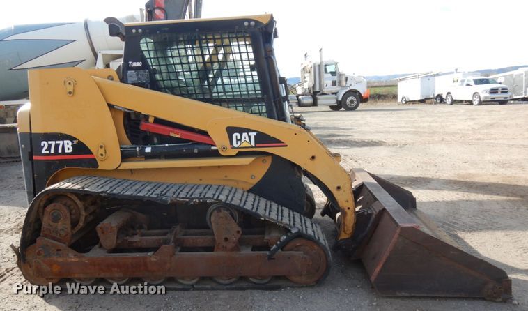 image for item JS9446 2004 Caterpillar 277B  tracked skid steer loader