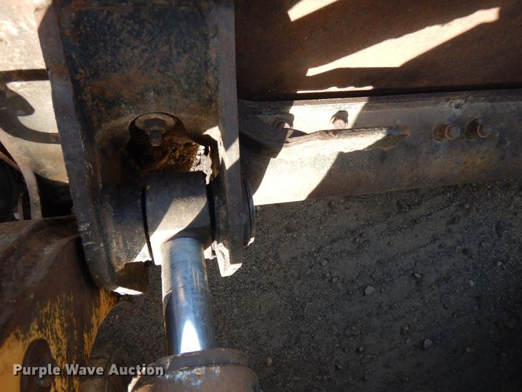 image for item JS9446 2004 Caterpillar 277B  tracked skid steer loader