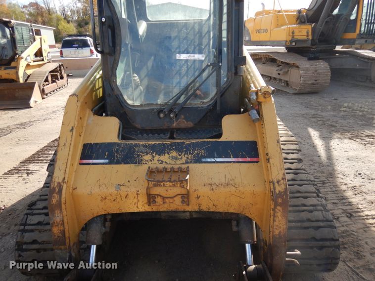 image for item JS9446 2004 Caterpillar 277B  tracked skid steer loader