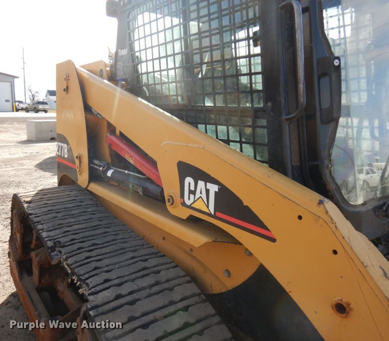 image for item JS9446 2004 Caterpillar 277B  tracked skid steer loader
