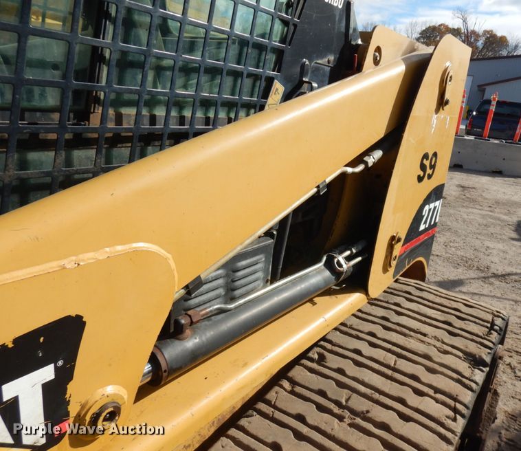image for item JS9446 2004 Caterpillar 277B  tracked skid steer loader