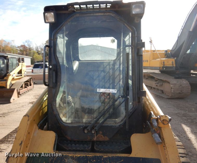 image for item JS9446 2004 Caterpillar 277B  tracked skid steer loader