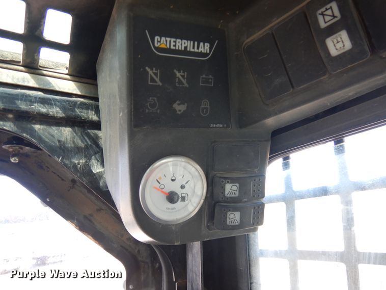 image for item JS9446 2004 Caterpillar 277B  tracked skid steer loader